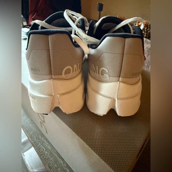 On Cloudsurfer Next Running Shoes 5.5 NWB - Picture 5 of 12